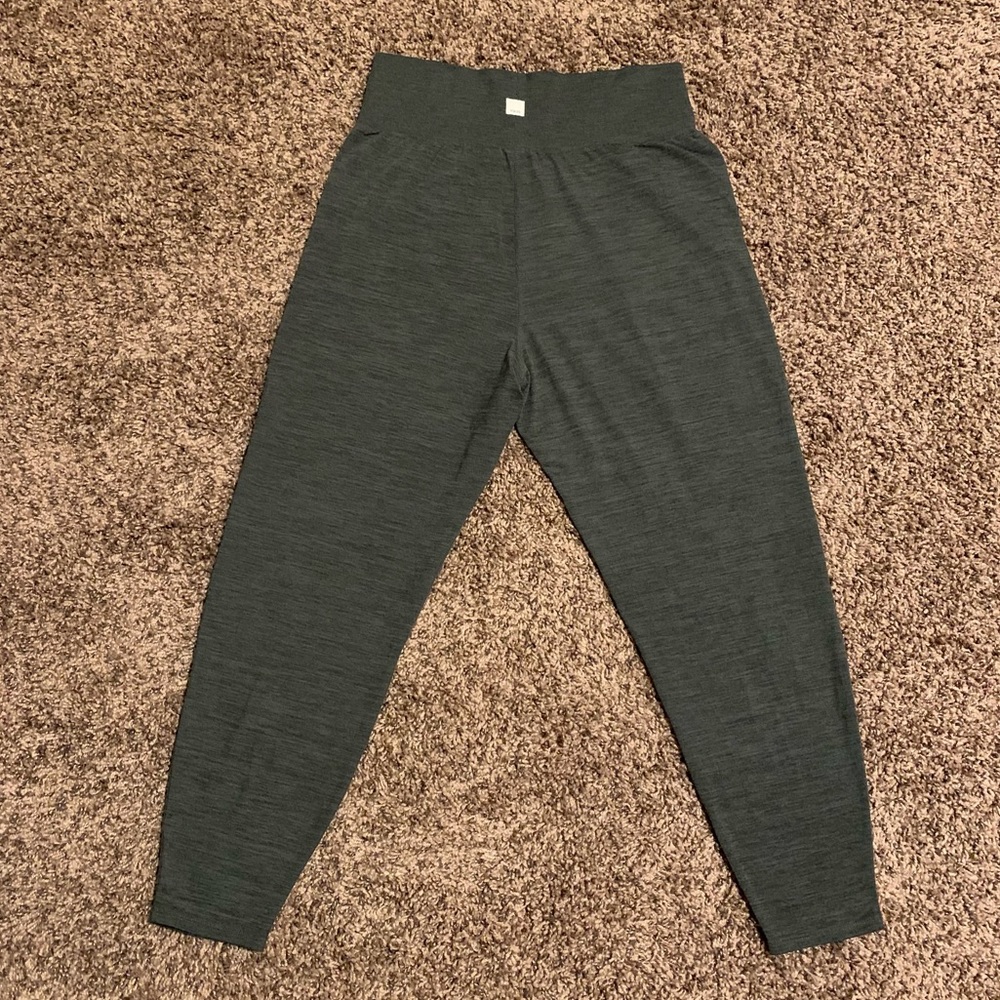 Vuori Dark Gray High-Waist Leggings